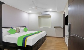 Treebo Trend Purple Square Hotel