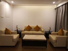 Triguna Clarks Inn