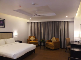 Triguna Clarks Inn
