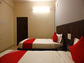 Hotel Regal By OYO Rooms