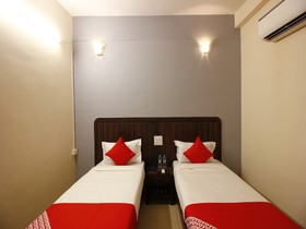 Hotel Regal By OYO Rooms