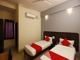 Hotel Regal By OYO Rooms