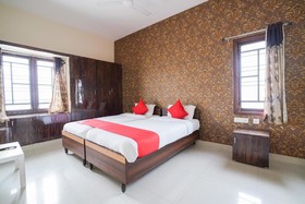 J And J Guest House by OYO Rooms