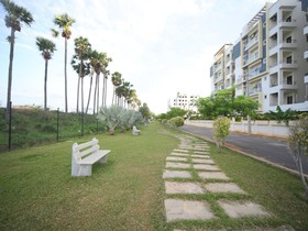 The Lawns By OYO Rooms