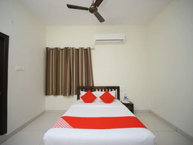 The Lawns By OYO Rooms