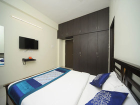 The Lawns By OYO Rooms