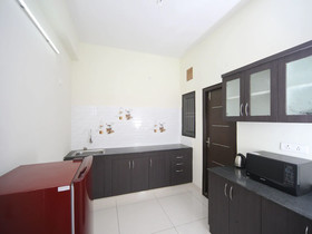 The Lawns By OYO Rooms