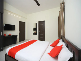 The Lawns By OYO Rooms