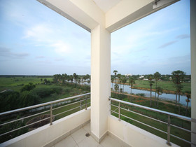 The Lawns By OYO Rooms