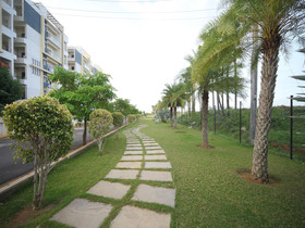 The Lawns By OYO Rooms