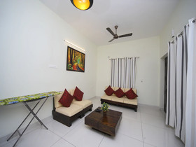 The Lawns By OYO Rooms