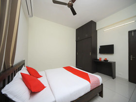The Lawns By OYO Rooms