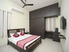 The Lawns By OYO Rooms