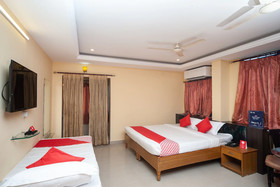 Hotel Gayathri Grand by OYO Rooms