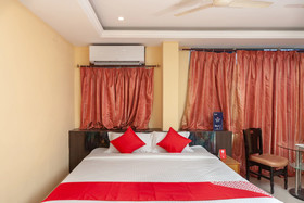 Hotel Gayathri Grand by OYO Rooms