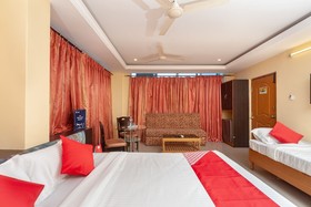 Hotel Gayathri Grand by OYO Rooms