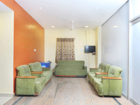 Hotel Golden Rooms By OYO Rooms