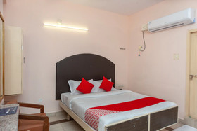 Hotel Paris By OYO Rooms