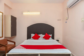 Hotel Paris By OYO Rooms