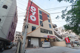Hotel Paris By OYO Rooms