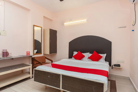 Hotel Paris By OYO Rooms