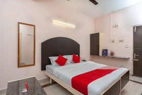 Hotel Paris By OYO Rooms