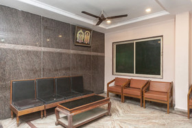 Hotel Paris By OYO Rooms