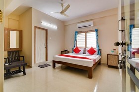 Tnr Residency by OYO Rooms
