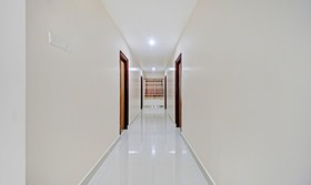 Treebo Trip Vardhan Stay Inn