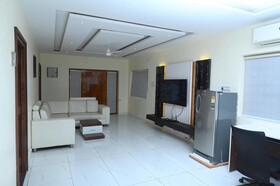 Butterfly Luxury Apartment-Benz Circle