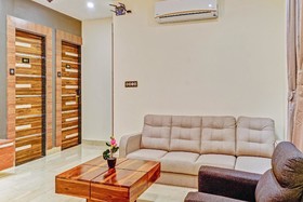 La Hotera by OYO Rooms