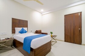 Monday Hotels Swarna's The Capital