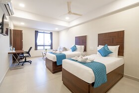 Monday Hotels Swarna's The Capital