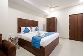 Monday Hotels Swarna's The Capital
