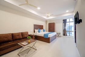 Monday Hotels Swarna's The Capital