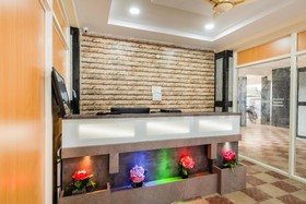 RR Towers by OYO Rooms