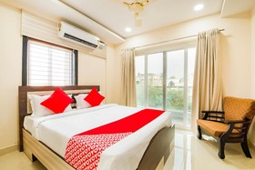 RR Towers by OYO Rooms