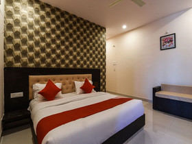Sr Grand By OYO Rooms