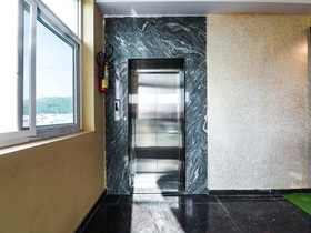 Sr Grand By OYO Rooms
