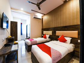 Sr Grand By OYO Rooms