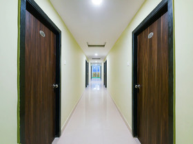 Center Point The Hotel By OYO Rooms