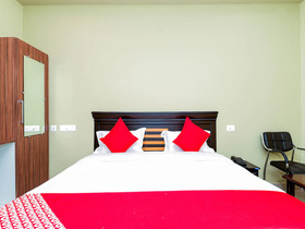 Center Point The Hotel By OYO Rooms