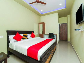 Center Point The Hotel By OYO Rooms