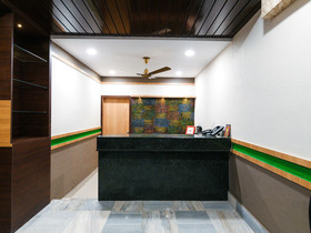 Center Point The Hotel By OYO Rooms