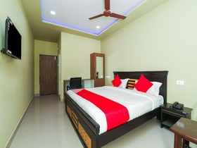 Center Point The Hotel By OYO Rooms