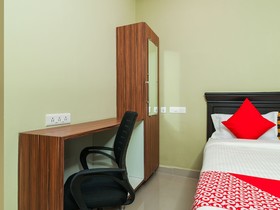 Center Point The Hotel By OYO Rooms