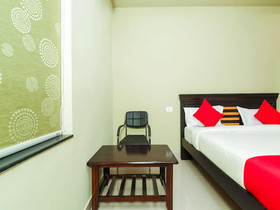 Center Point The Hotel By OYO Rooms