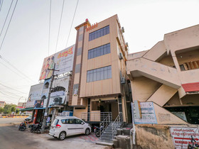 Enr Guesthouse By OYO Rooms