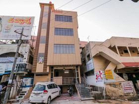 Enr Guesthouse By OYO Rooms