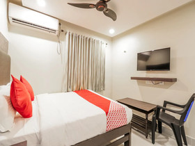 Enr Guesthouse By OYO Rooms